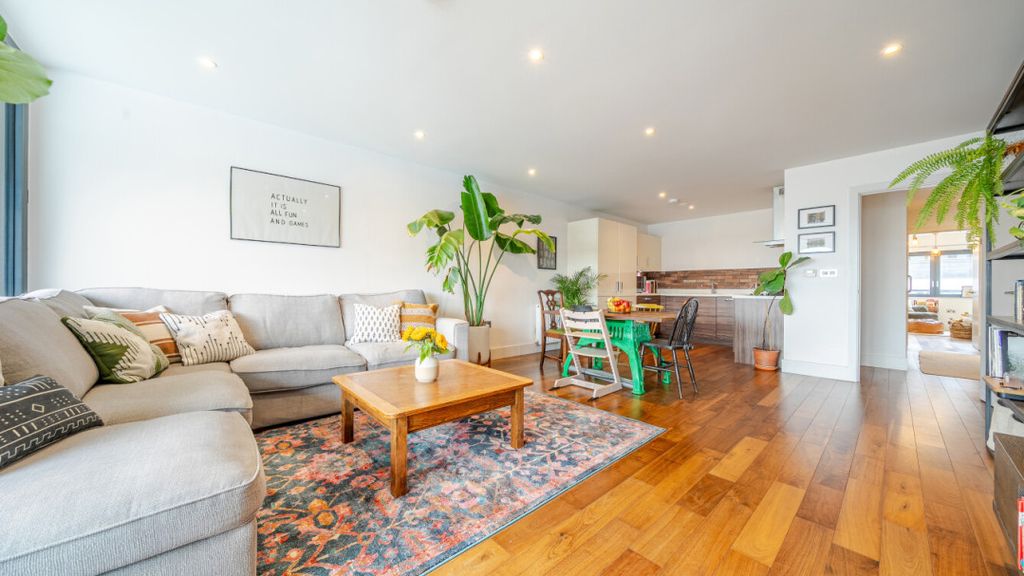 Property photo 3 of 20