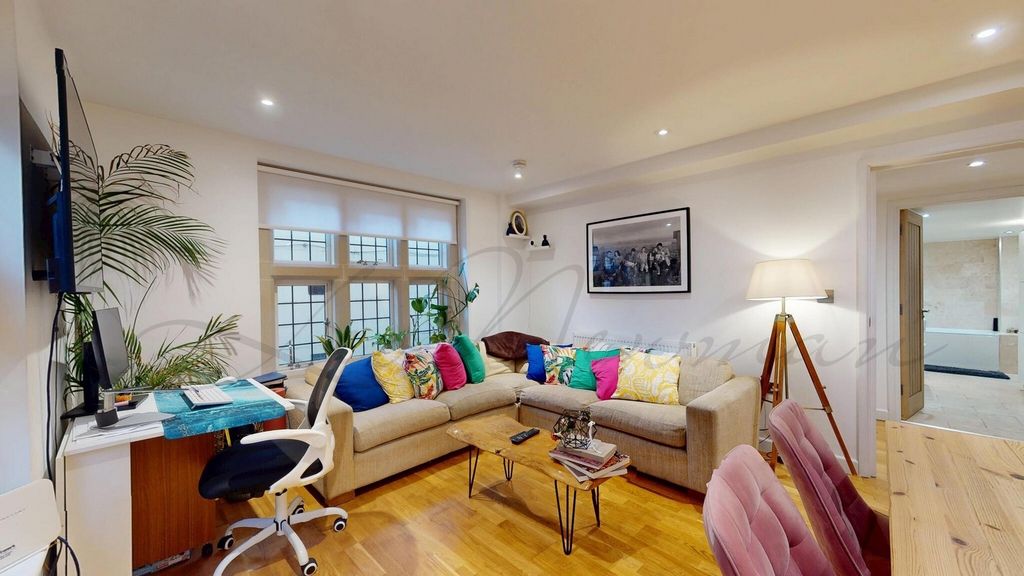 Property photo 2 of 18