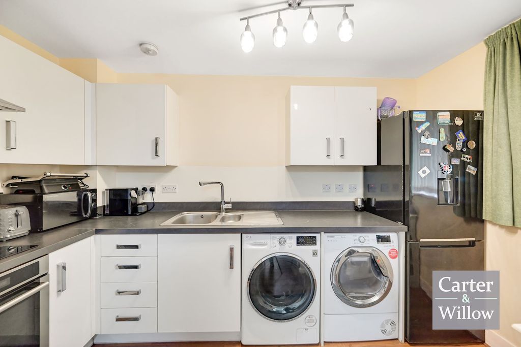 Property photo 3 of 11