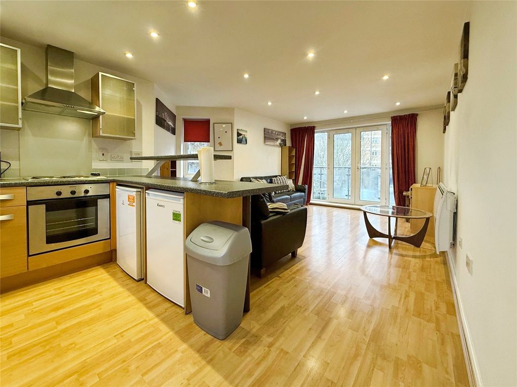 Property photo 2 of 8 Picture No. 51