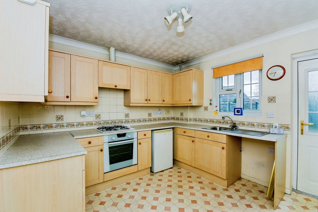 Property photo 2 of 19