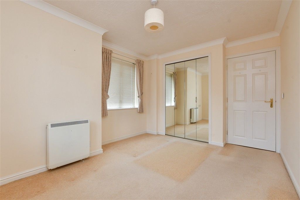 Property photo 2 of 9 Bedroom 1