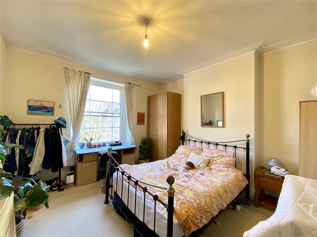 Property photo 3 of 6 Picture No. 11