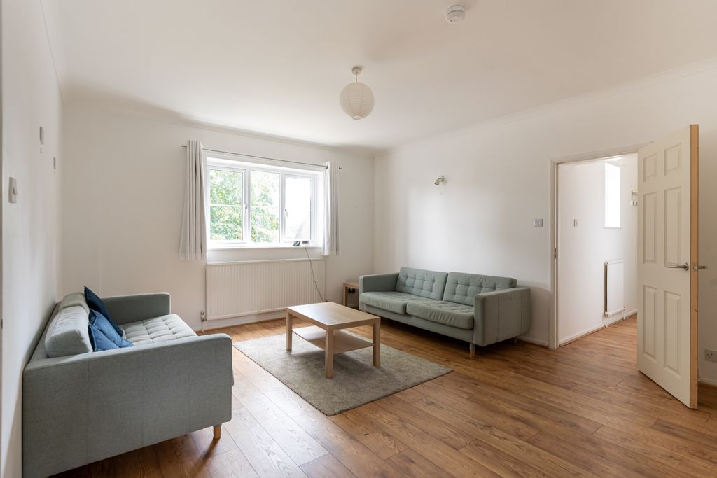 Property photo 1 of 10 Living Room