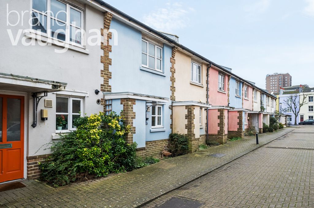 Property photo 2 of 12 External