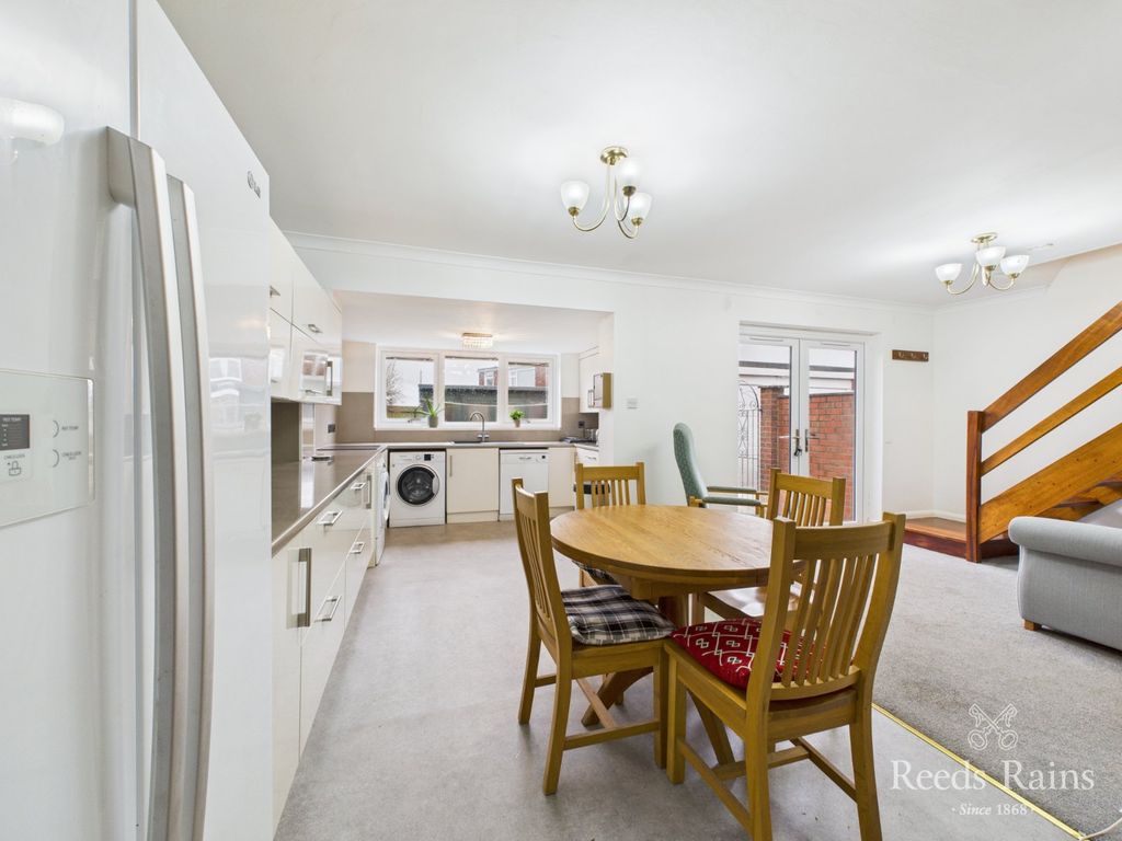 Property photo 3 of 24 Kitchen/Dining Room