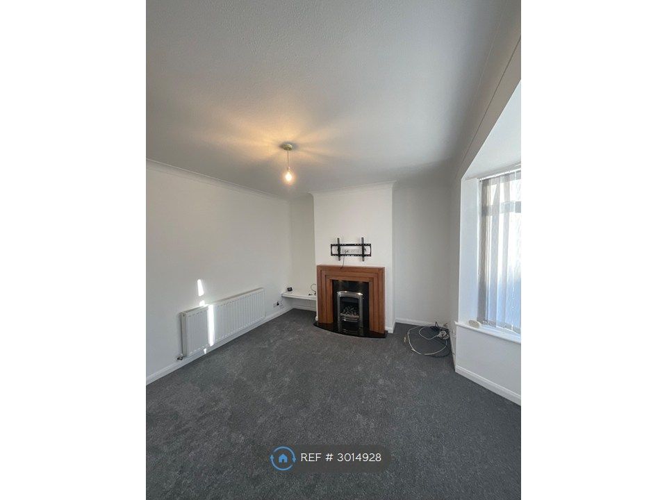 Property photo 3 of 30 Living Room