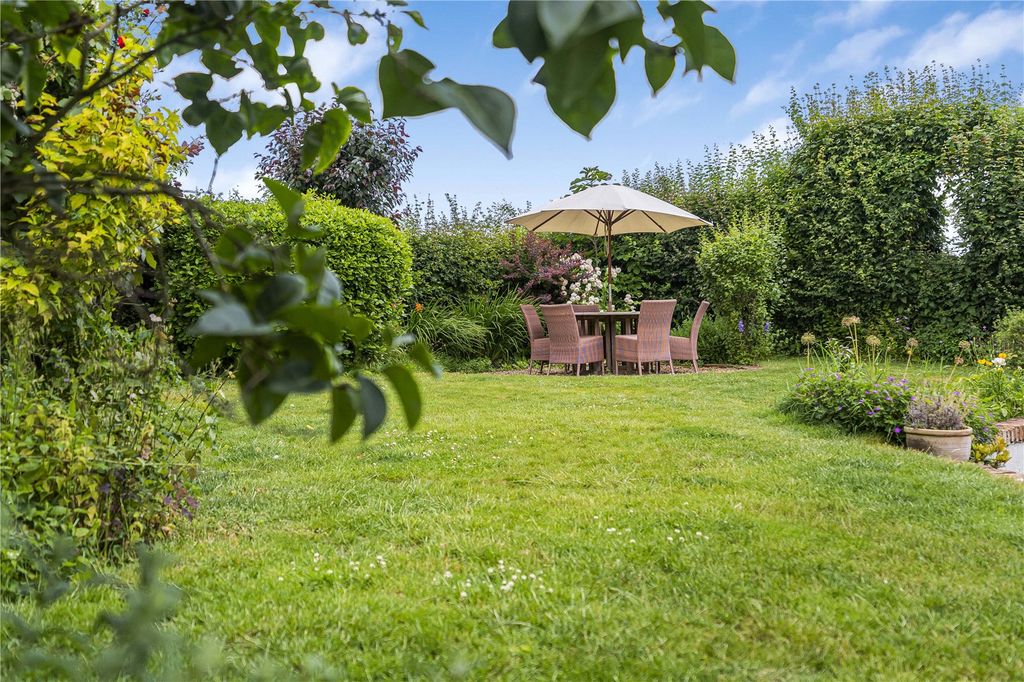 Property photo 2 of 15 Garden