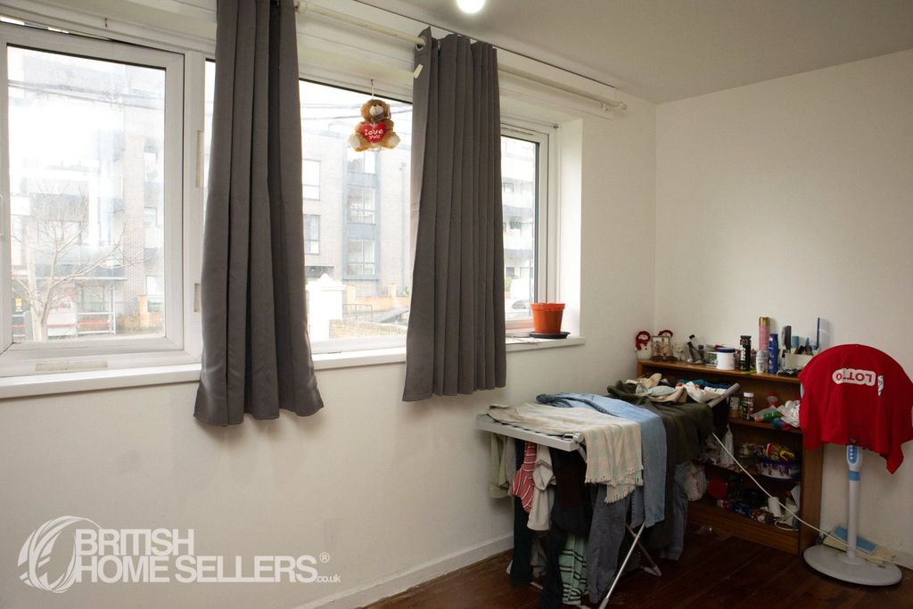 Property photo 3 of 8 Picture No. 04