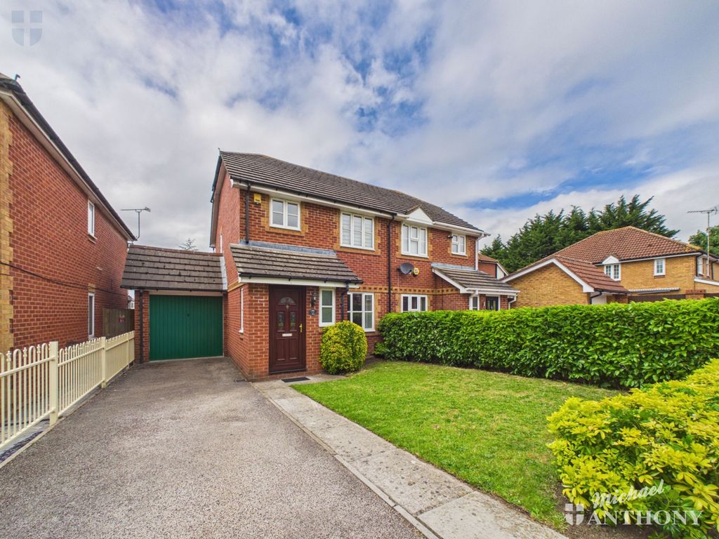Property photo 1 of 14 Cam03218G0-Pr1066-Still017