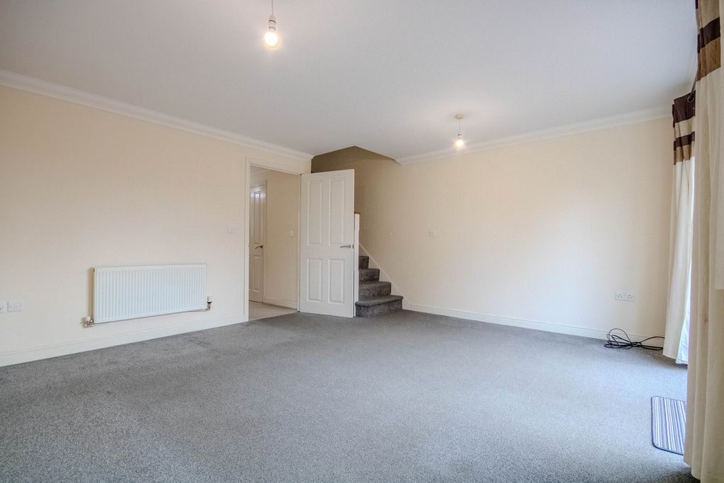 Property photo 3 of 30