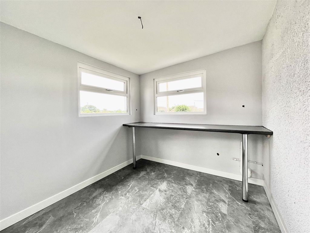 Property photo 3 of 23 Utility Room