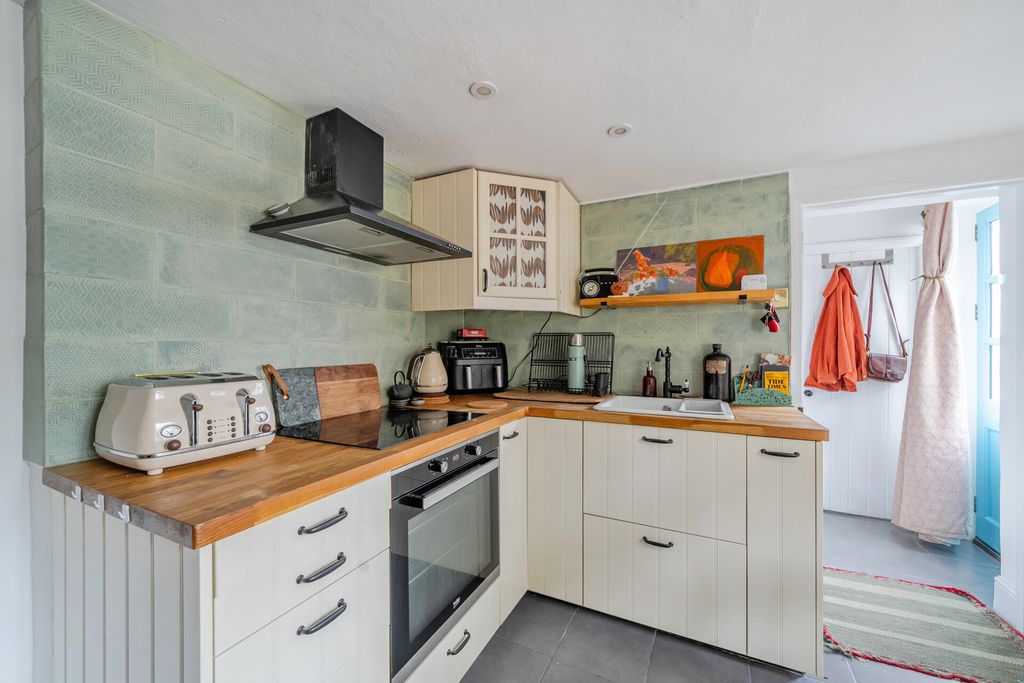 Property photo 3 of 15 1516051-13-1A0863...