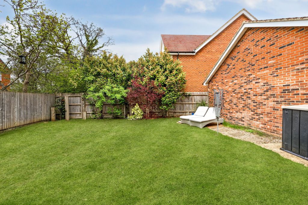 Property photo 2 of 25