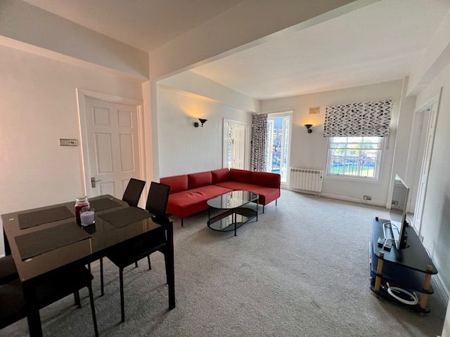 Property photo 3 of 10 Living Room