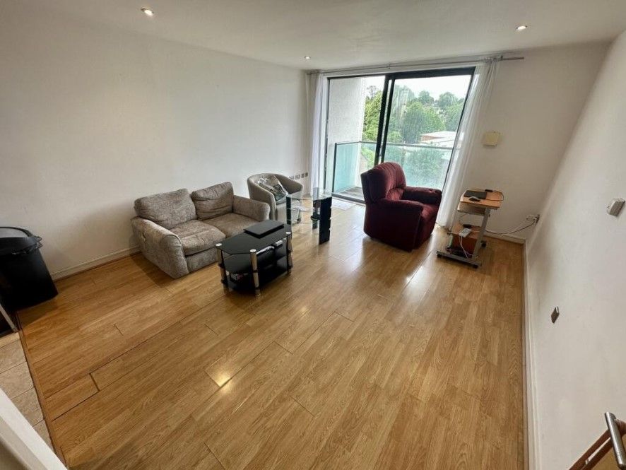 Property photo 2 of 6