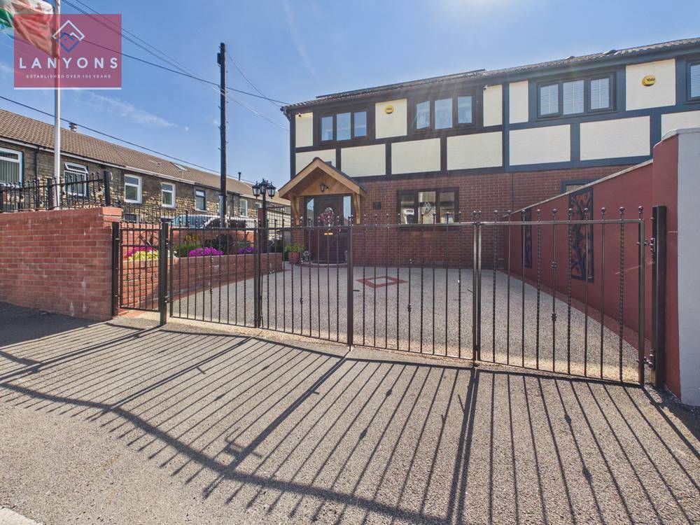 Property photo 1 of 34 Giraffe360-Still032