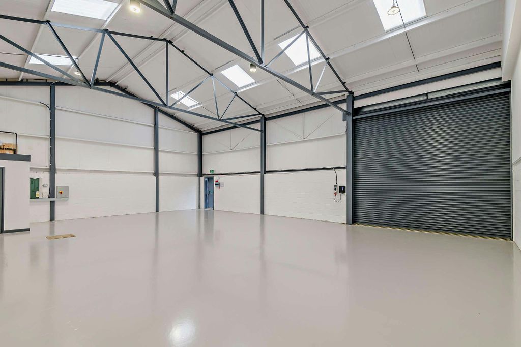 Property photo 2 of 4 8648354Interior06800.Jpg