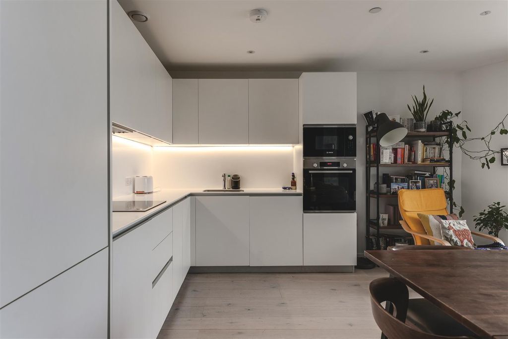 Property photo 3 of 20 17 Daley Street -1.Jpg