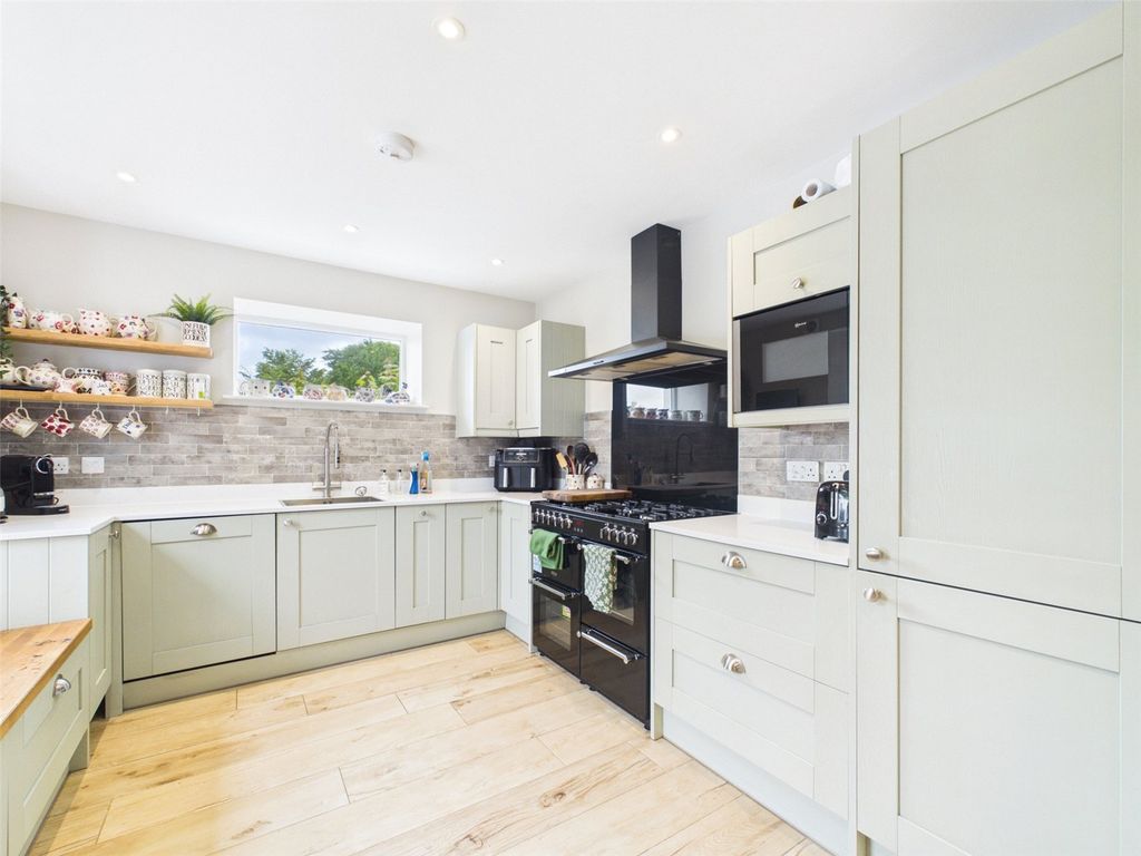 Property photo 3 of 41 Kitchen