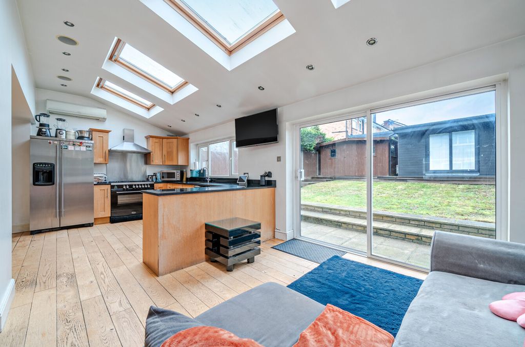 Property photo 2 of 15 1396245-1-6973B19...