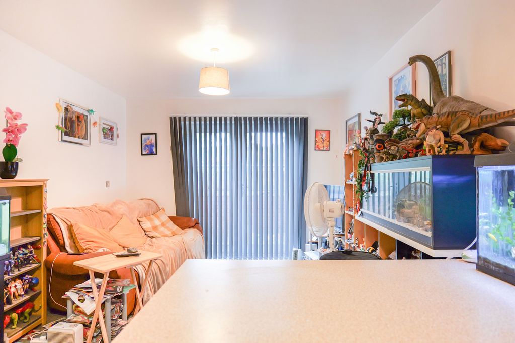 Property photo 2 of 20