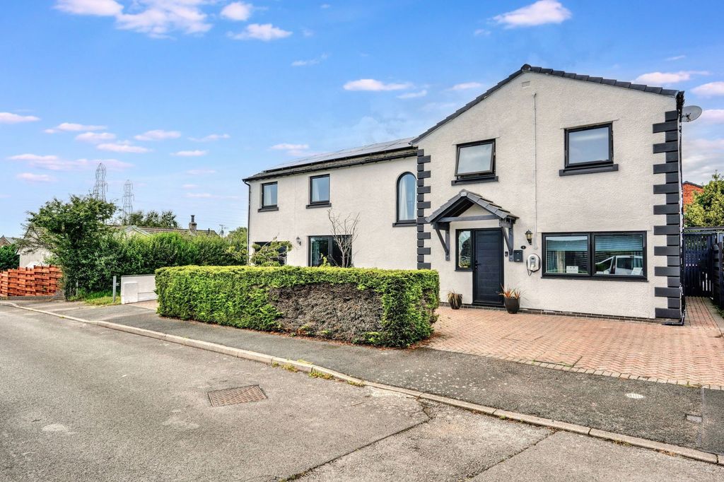 Property photo 1 of 33