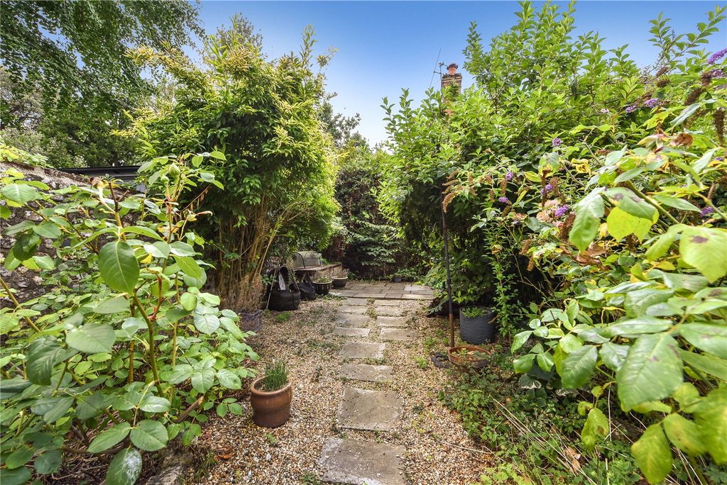 Property photo 2 of 20 Walled Garden