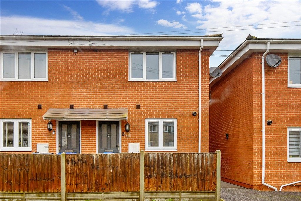 Property photo 1 of 11 External Front Web..