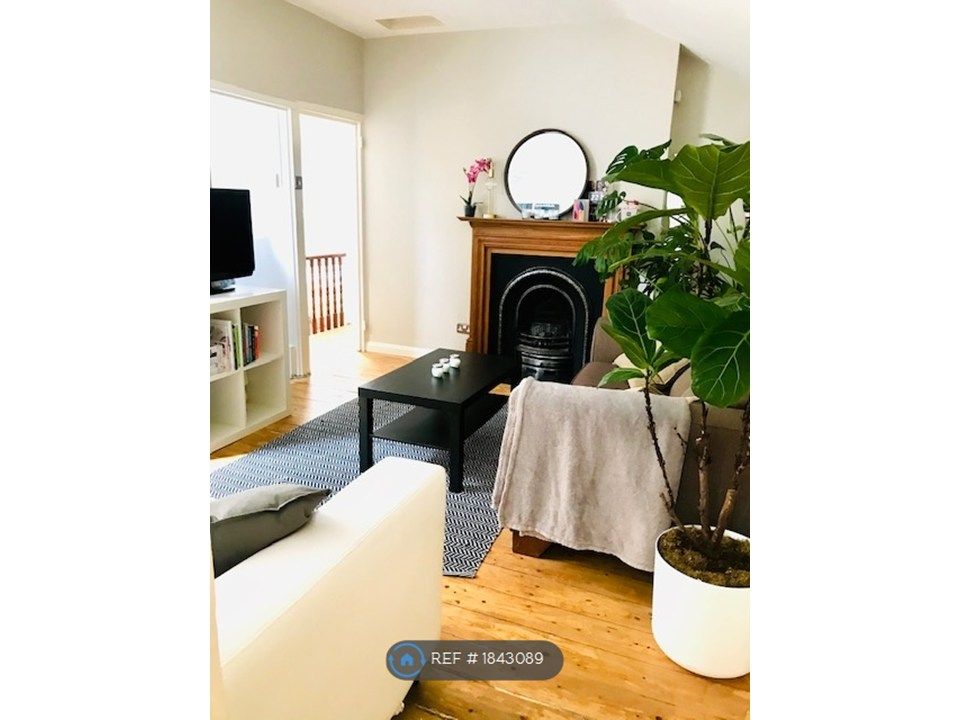 Property photo 3 of 14 Living Room