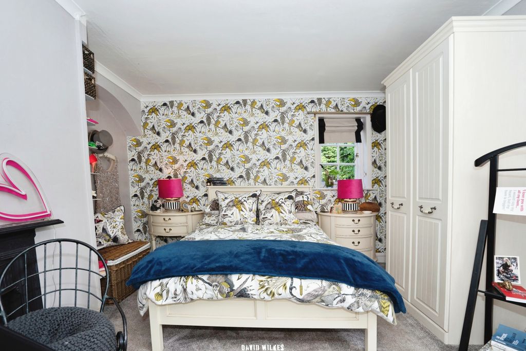 Additional image 11 of 3 bed flat for saleBurton Park Road, Petworth, West Sussex GU28
