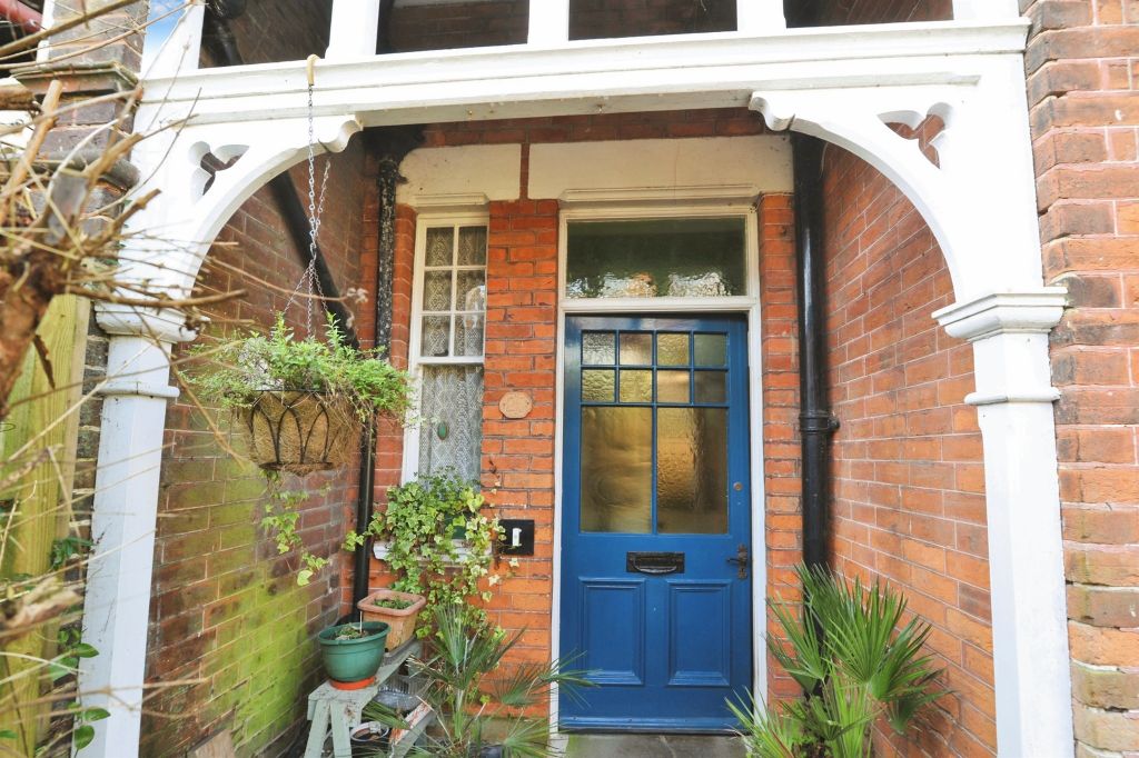 Property photo 2 of 31