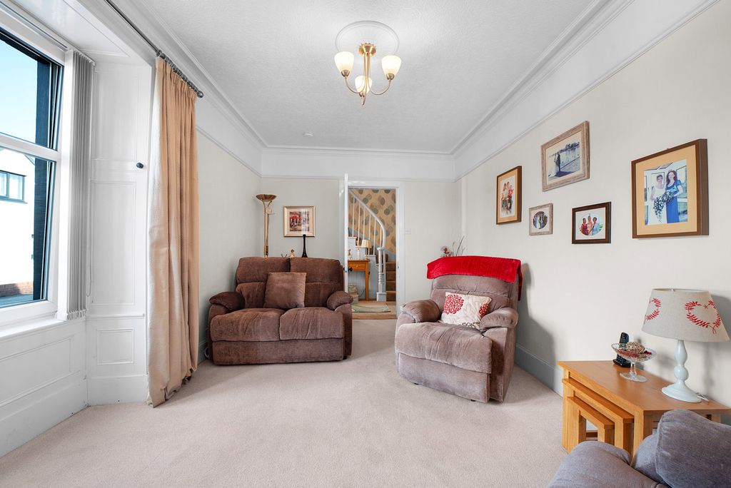 Property photo 3 of 32