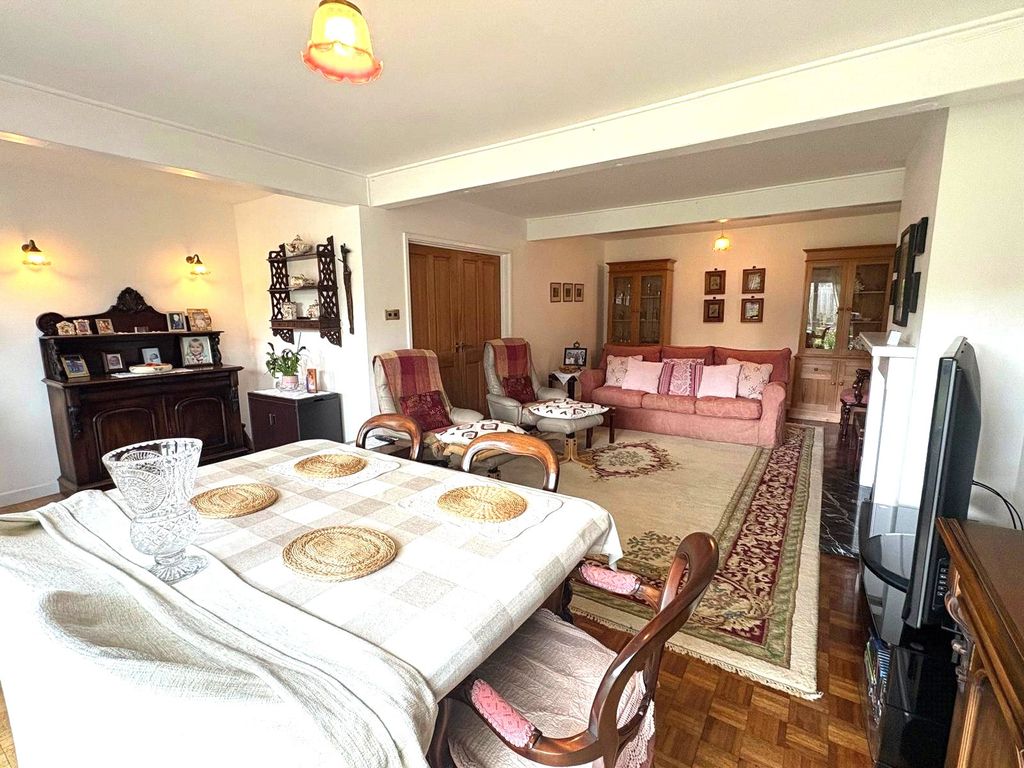 Property photo 3 of 21 Picture No. 39