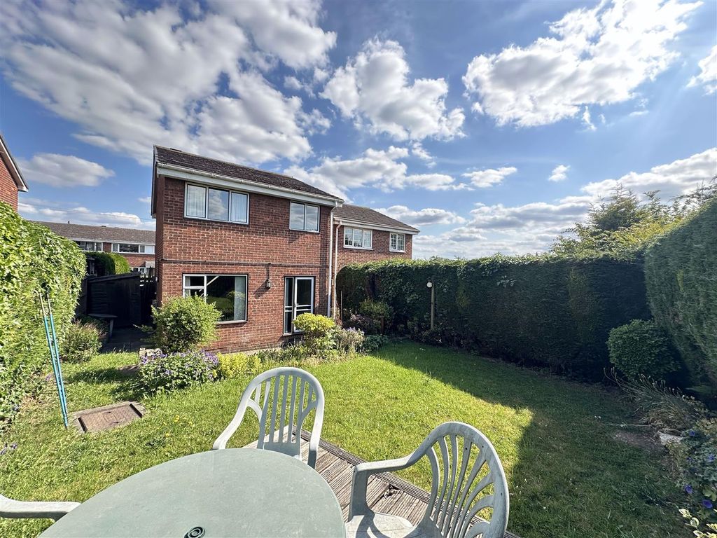 Property photo 1 of 17