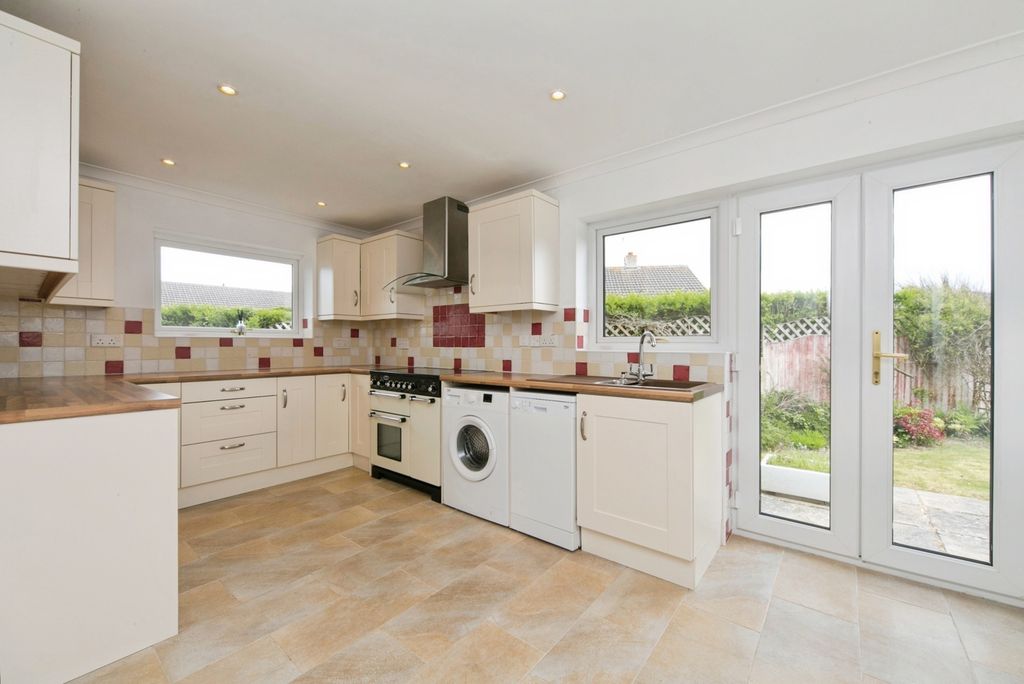 Property photo 2 of 15 Kitchen/Diner