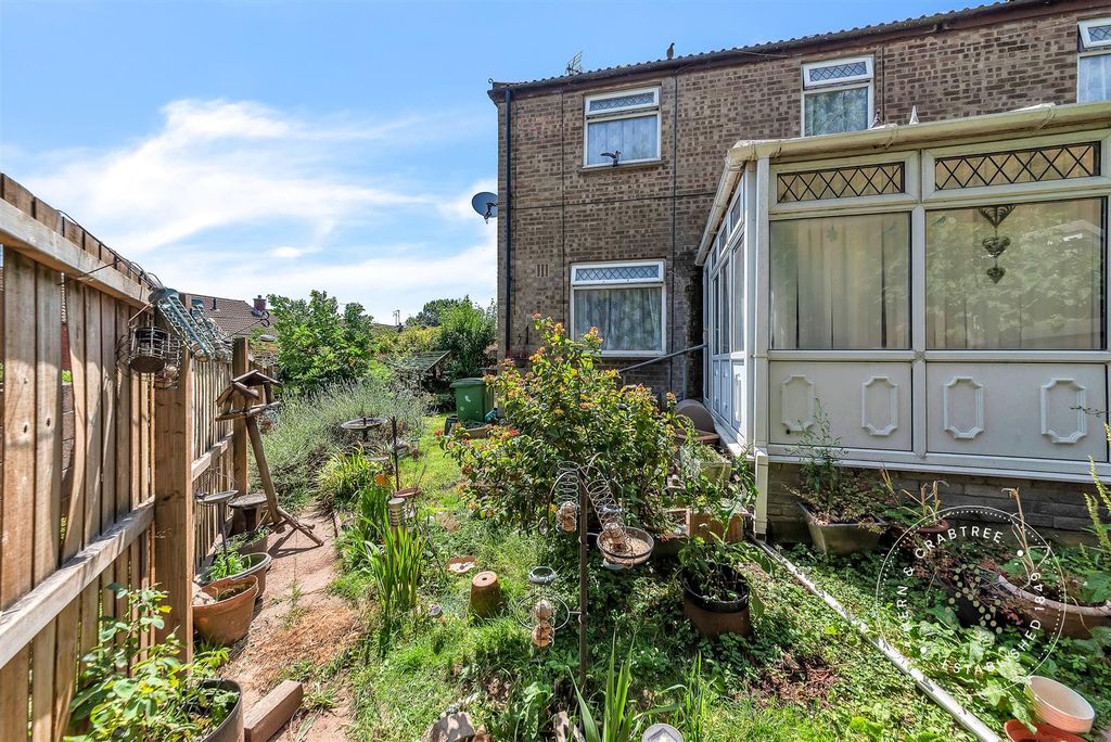 Property photo 1 of 29 Ellesmere-Court-20.Jpg