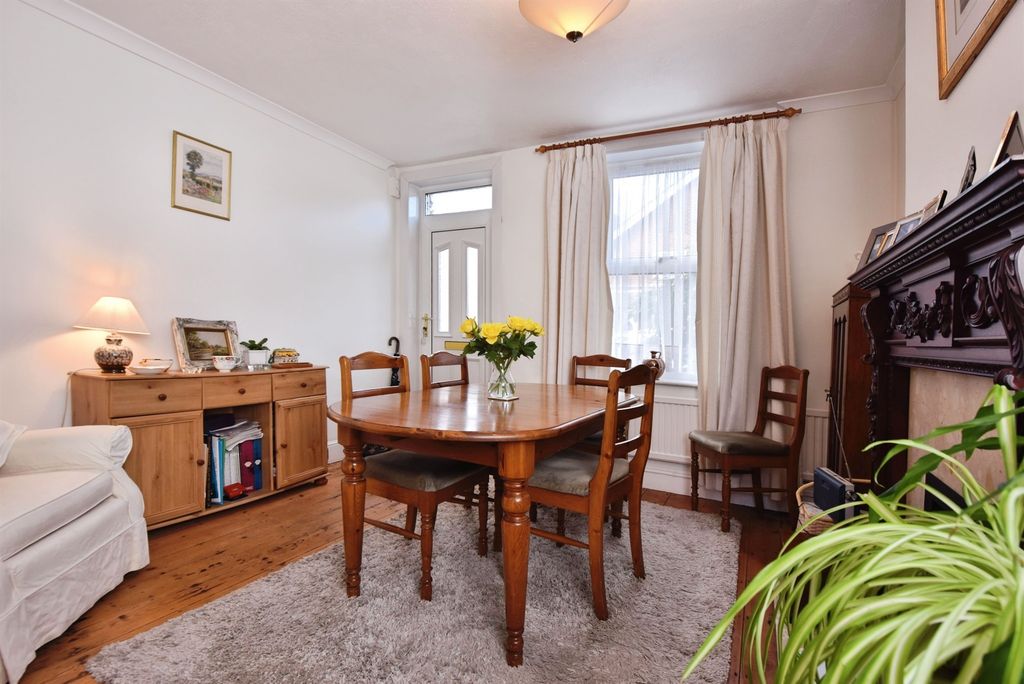 Property photo 3 of 19
