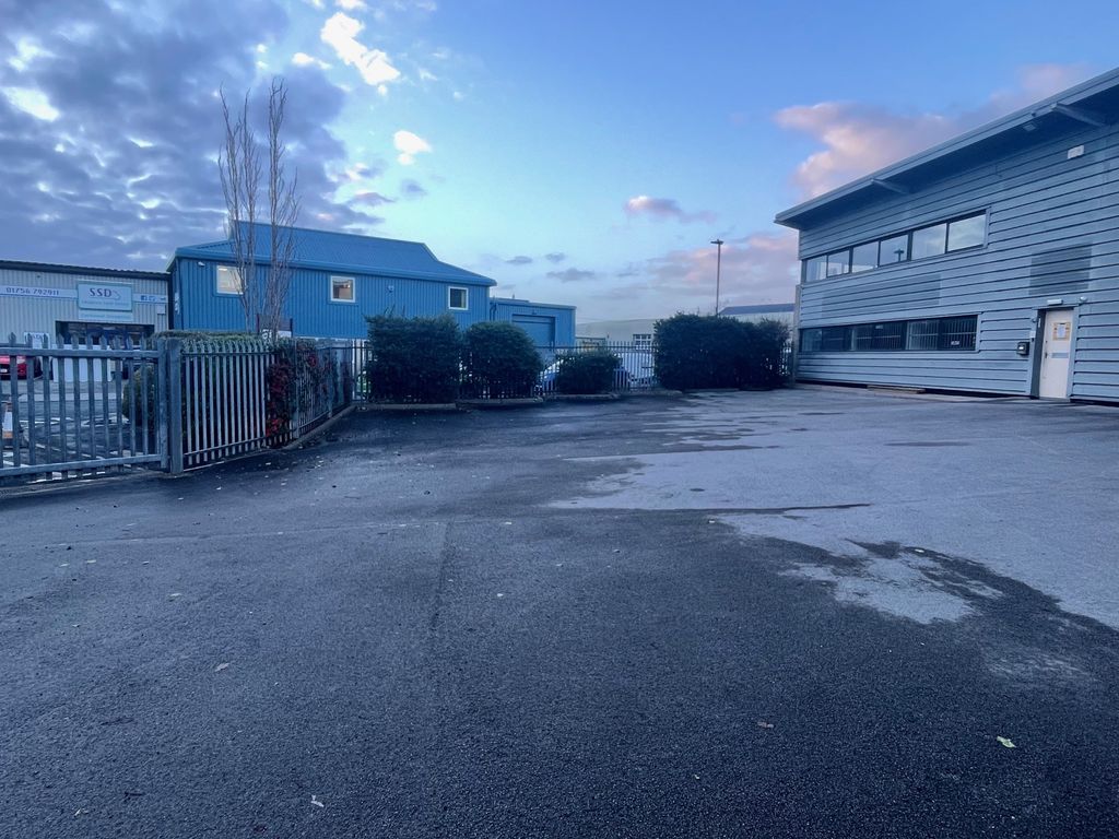 Property photo 2 of 6