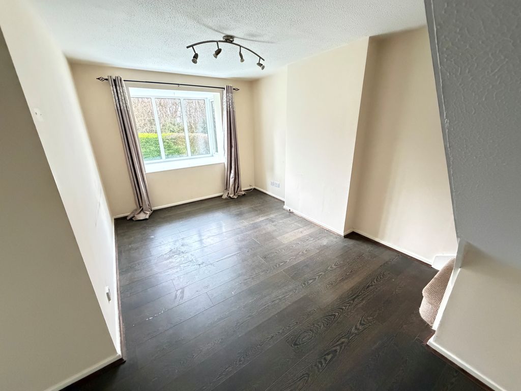 Property photo 2 of 7 1