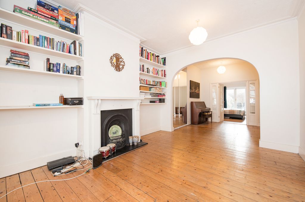 Property photo 2 of 8 2