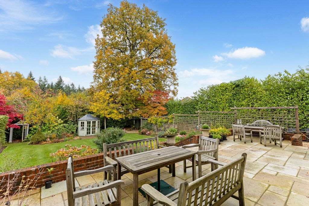 Property photo 2 of 20