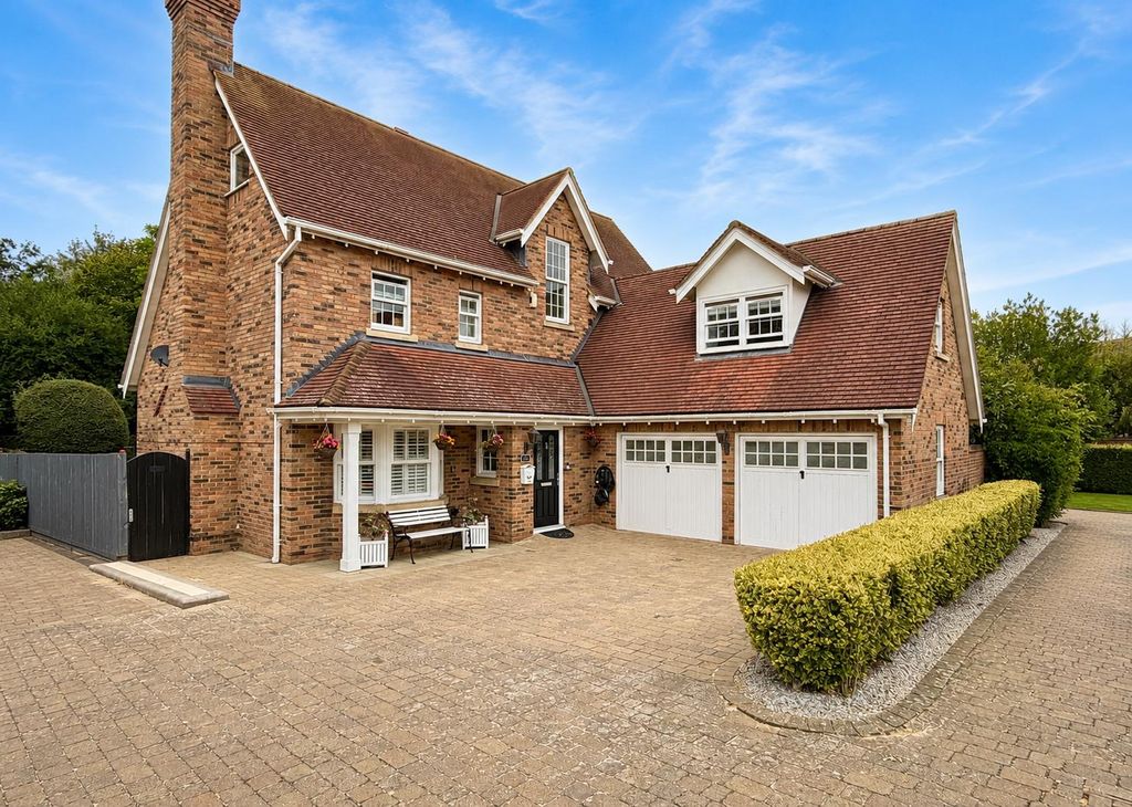 Property photo 1 of 39 Da40A308-3405-4E41-Ae5F-25Ef7Cad9F91.Png