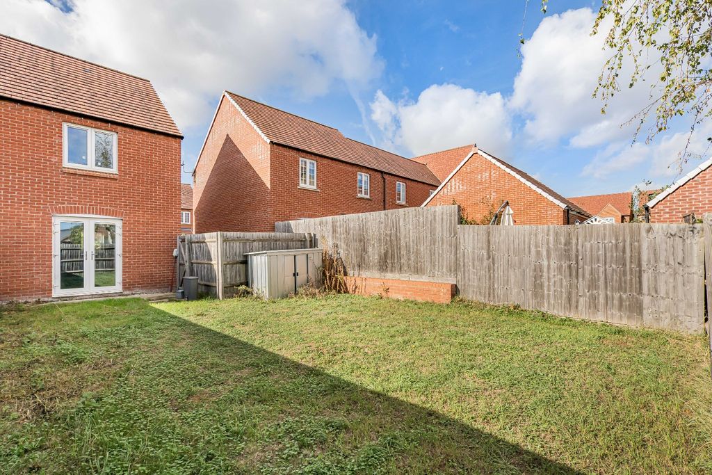 Property photo 2 of 12 5529852