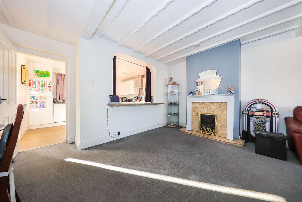 Property photo 3 of 16