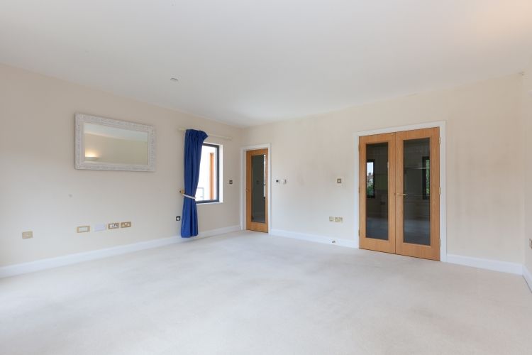 Property photo 3 of 10 200184