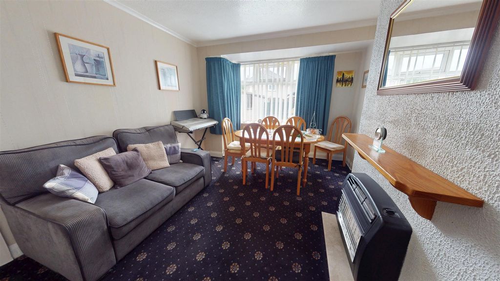 Property photo 3 of 15 Dining Room