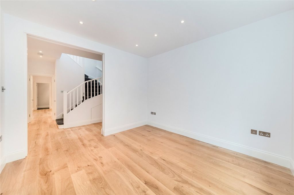 Property photo 1 of 11 Reception Room