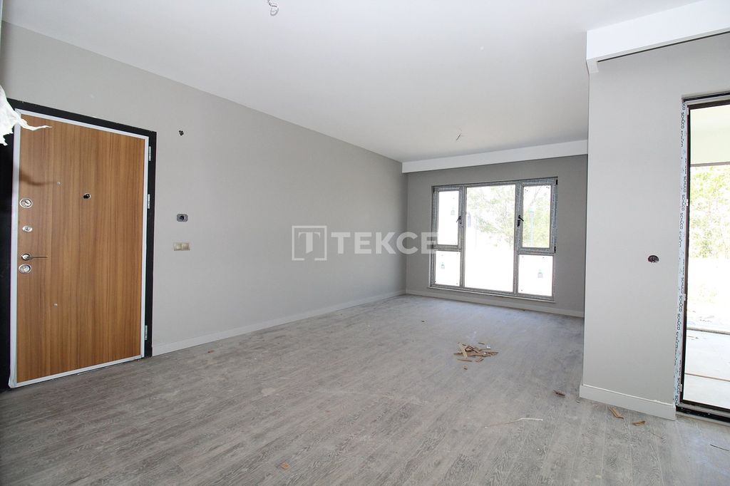 Property photo 2 of 31
