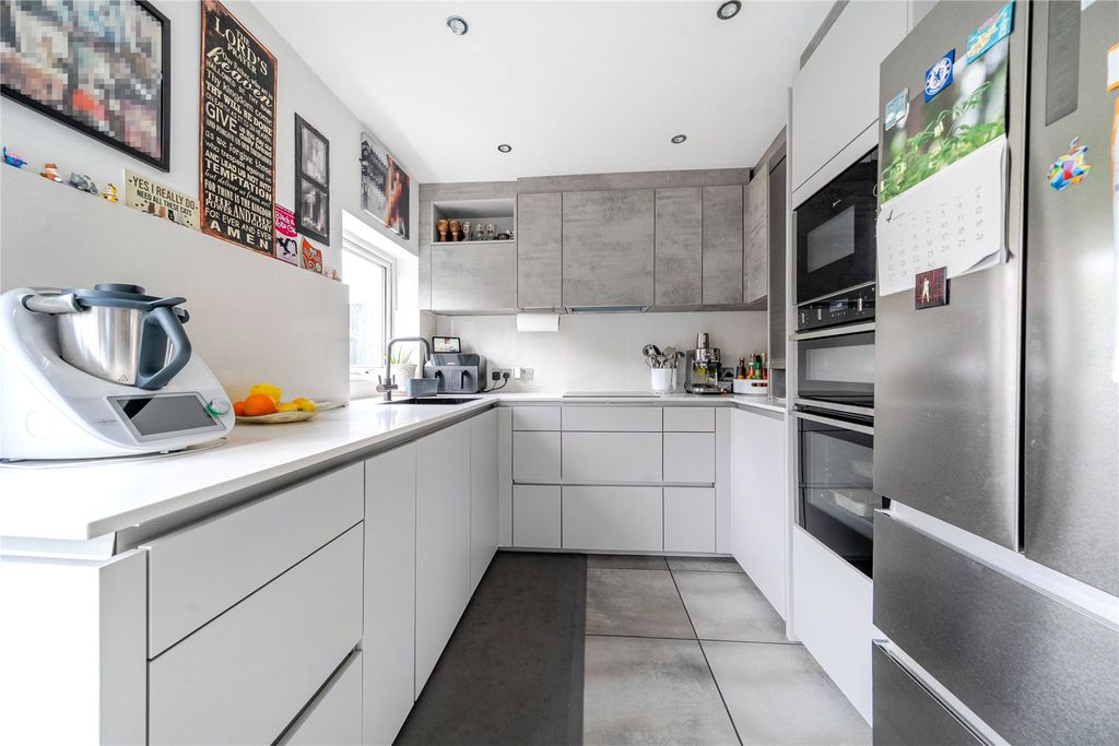 Property photo 3 of 18 Picture No. 10